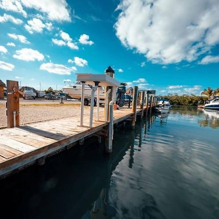 Waterfront Studio 2, Couples Oasis, Kayaks, Pool Jewfish Exterior photo