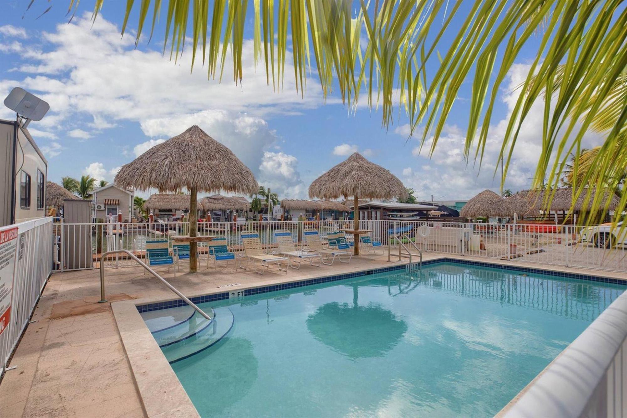 Waterfront Studio 2, Couples Oasis, Kayaks, Pool Jewfish Exterior photo